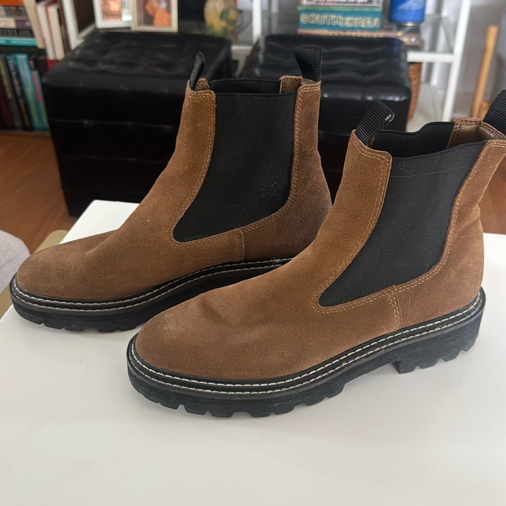 Dolce Vita lug sole suede Chelsea boots